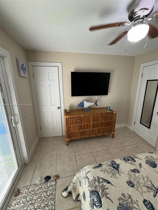 待售: $1,100,000 (3 贝兹, 2 浴室, 1215 平方英尺)