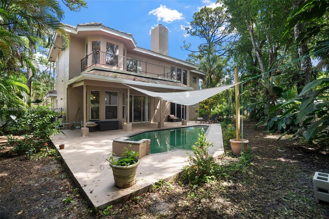 Vendido Recientemente: $679,900 (4 camas, 3 baños, 2680 Pies cuadrados)