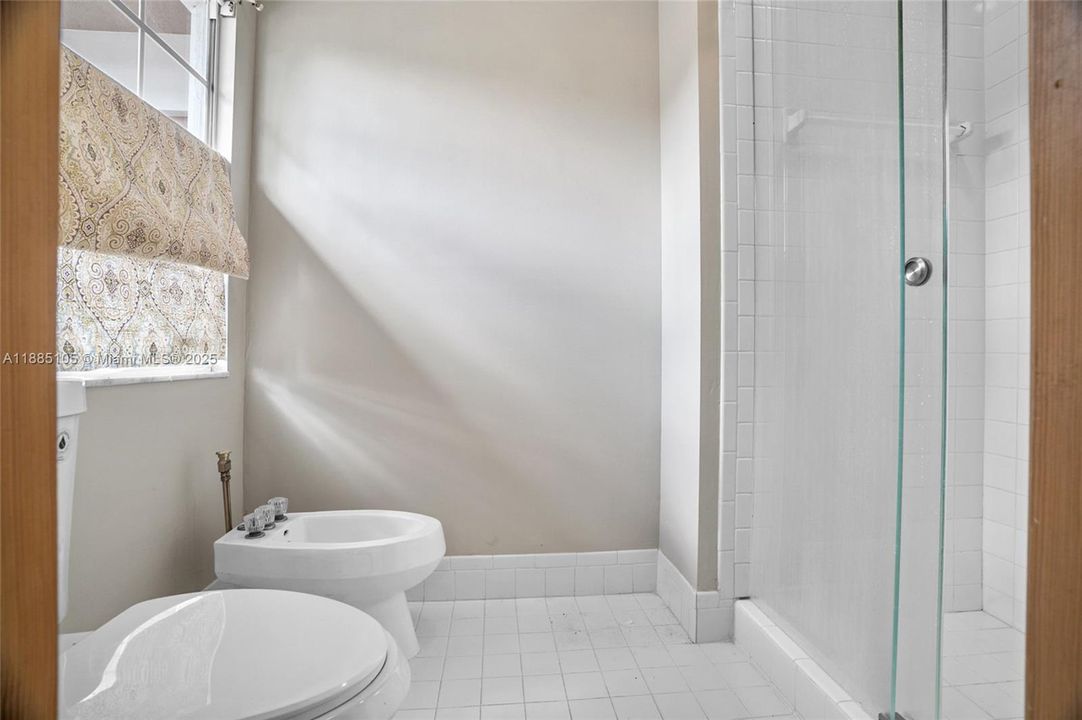 Vendido Recientemente: $679,900 (4 camas, 3 baños, 2680 Pies cuadrados)