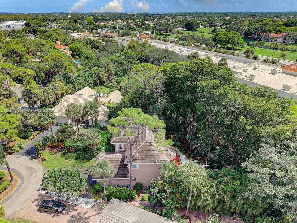 Vendido Recientemente: $679,900 (4 camas, 3 baños, 2680 Pies cuadrados)