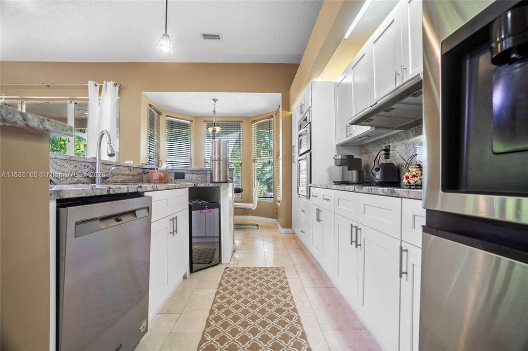 Vendido Recientemente: $679,900 (4 camas, 3 baños, 2680 Pies cuadrados)