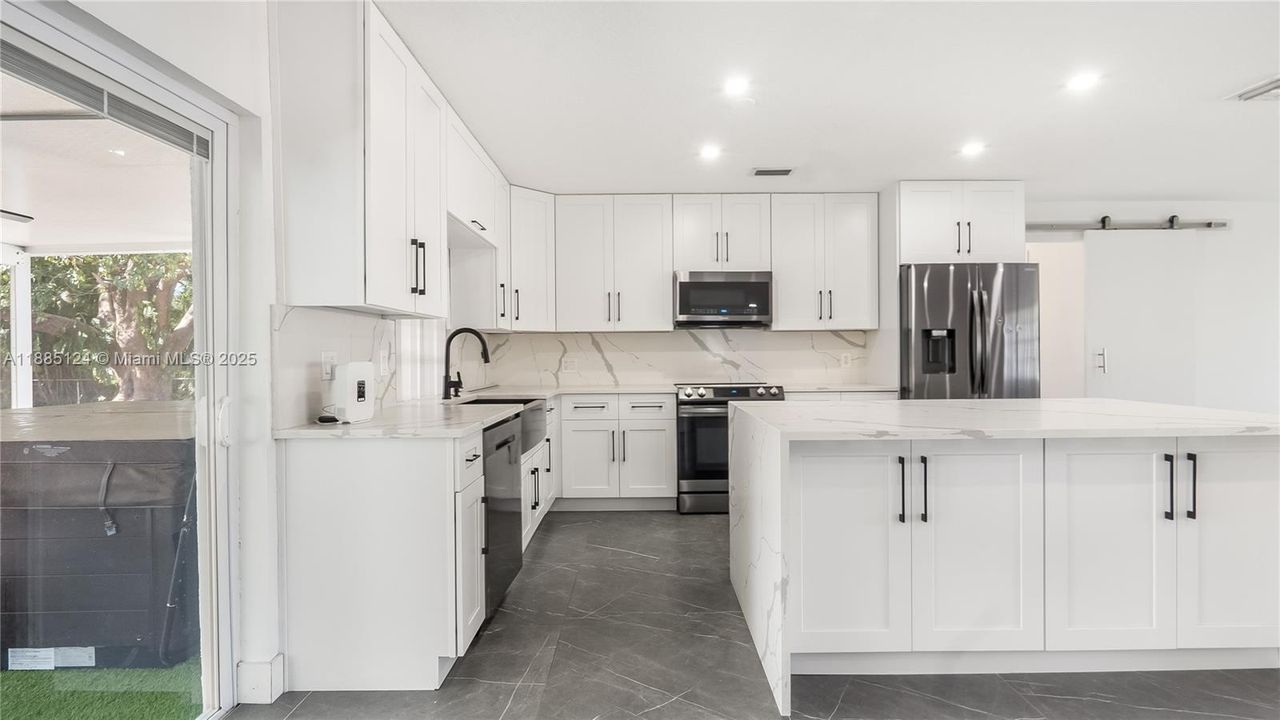 En Venta: $1,090,000 (4 camas, 3 baños, 2196 Pies cuadrados)