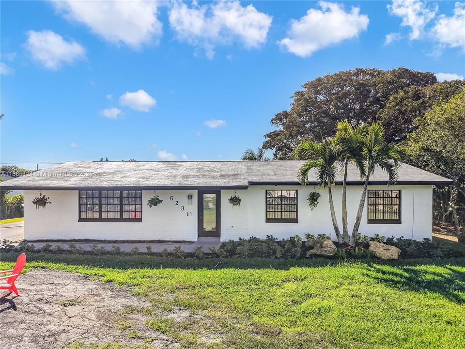 En Venta: $1,090,000 (4 camas, 3 baños, 2196 Pies cuadrados)