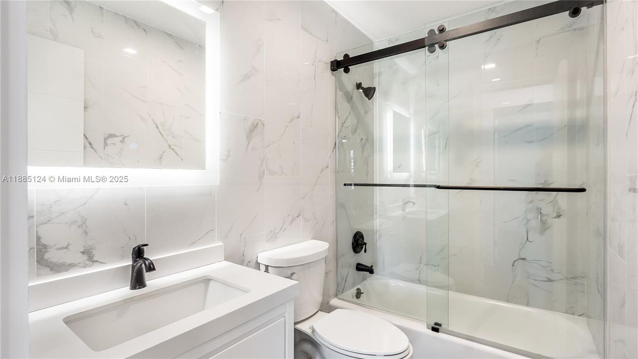 En Venta: $1,090,000 (4 camas, 3 baños, 2196 Pies cuadrados)