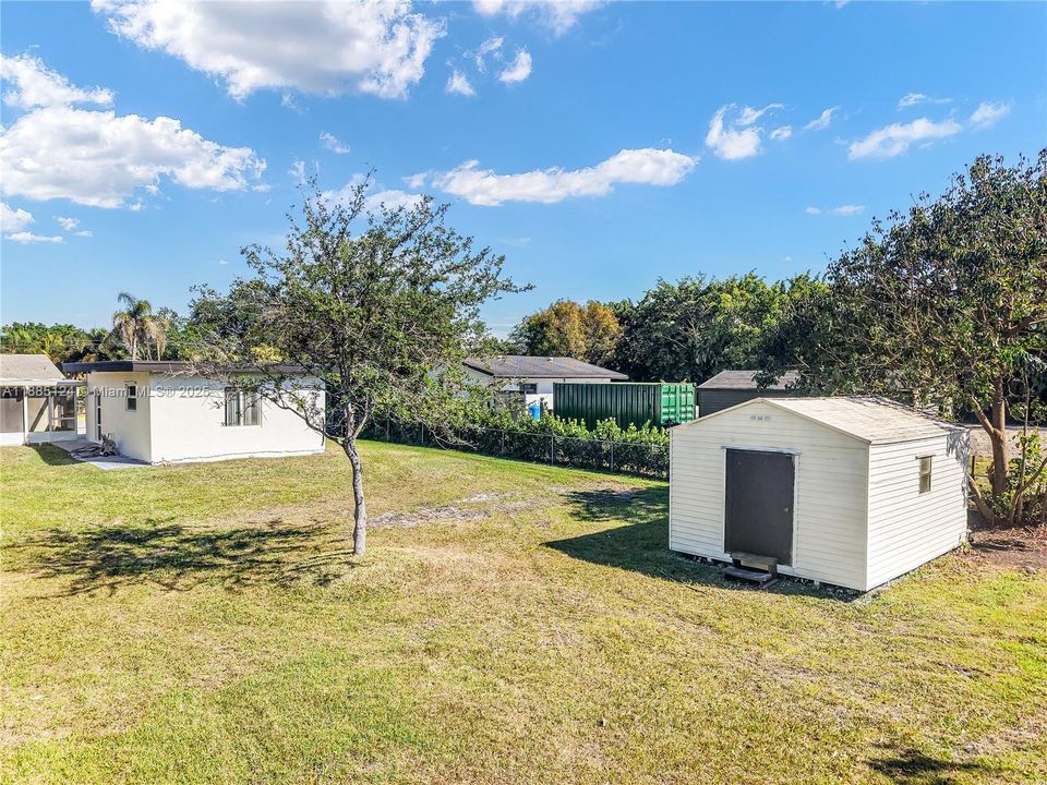 En Venta: $1,090,000 (4 camas, 3 baños, 2196 Pies cuadrados)