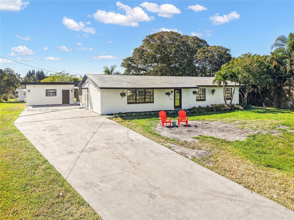 En Venta: $1,090,000 (4 camas, 3 baños, 2196 Pies cuadrados)