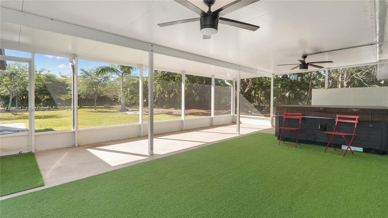 En Venta: $1,090,000 (4 camas, 3 baños, 2196 Pies cuadrados)