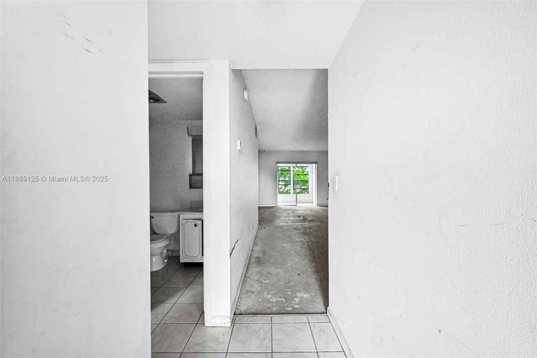 For Sale: $110,000 (2 beds, 2 baths, 950 Square Feet)