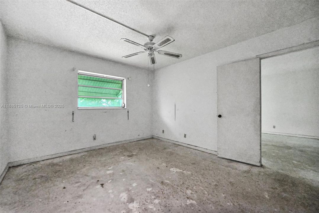 For Sale: $110,000 (2 beds, 2 baths, 950 Square Feet)