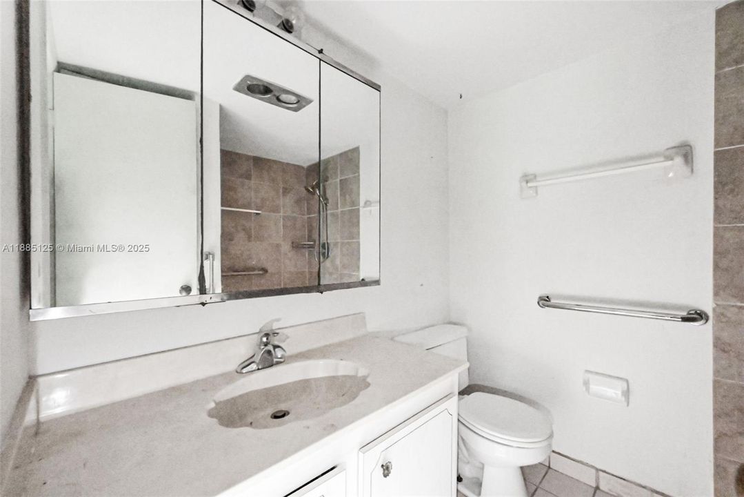 For Sale: $110,000 (2 beds, 2 baths, 950 Square Feet)