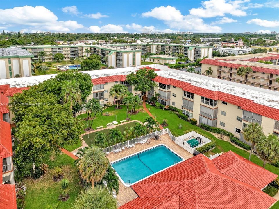 For Sale: $110,000 (2 beds, 2 baths, 950 Square Feet)