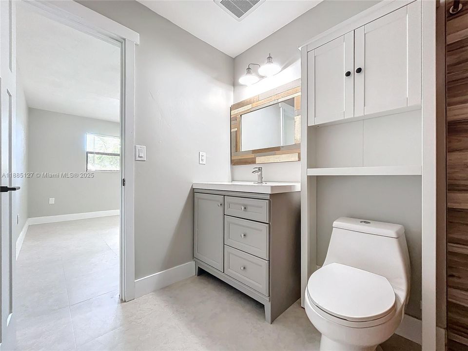 Activo con contrato: $3,300 (3 camas, 2 baños, 933 Pies cuadrados)