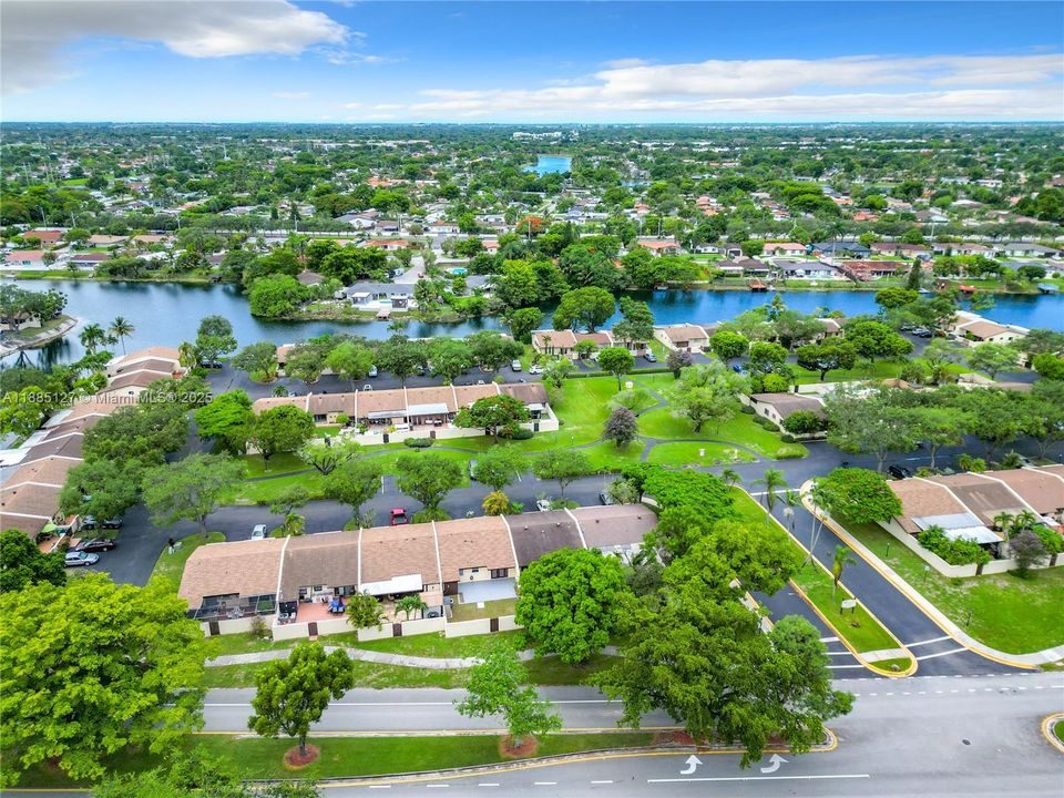 Activo con contrato: $3,300 (3 camas, 2 baños, 933 Pies cuadrados)