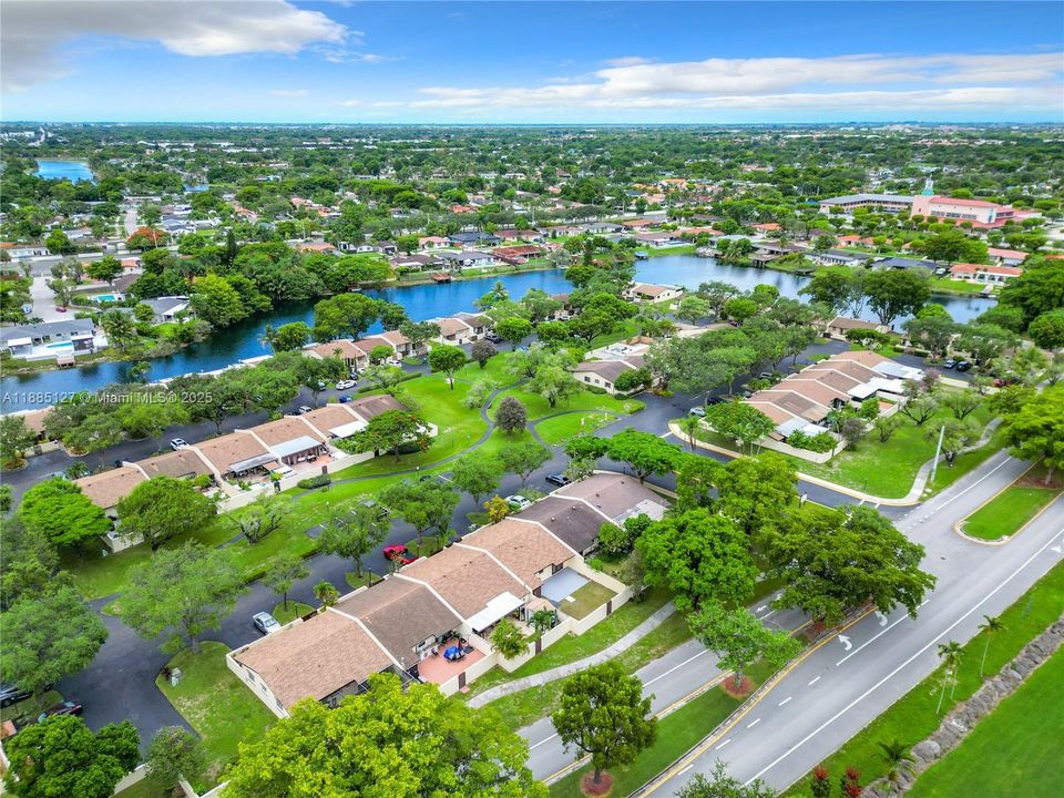 Activo con contrato: $3,300 (3 camas, 2 baños, 933 Pies cuadrados)