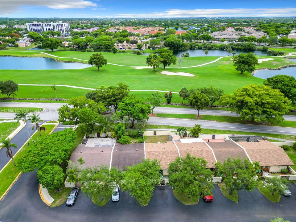 Activo con contrato: $3,300 (3 camas, 2 baños, 933 Pies cuadrados)