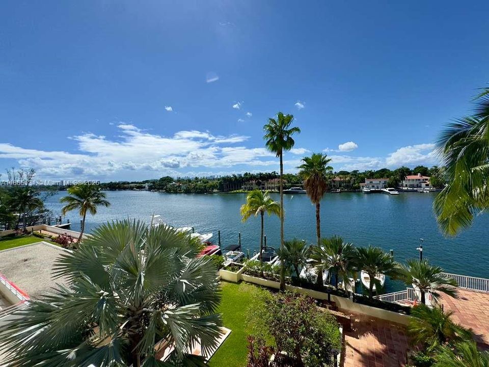 На продажу: $479,900 (1 спален, 1 ванн, 930 Квадратных фут)