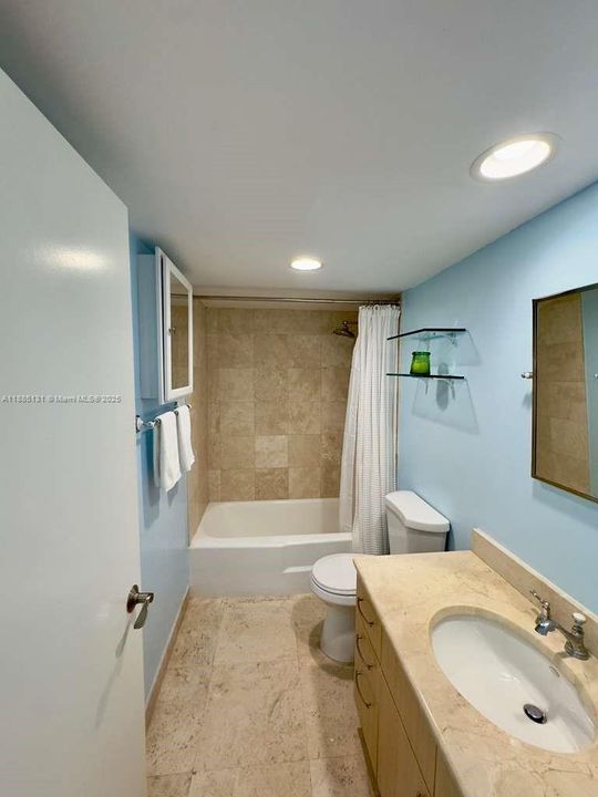 На продажу: $479,900 (1 спален, 1 ванн, 930 Квадратных фут)