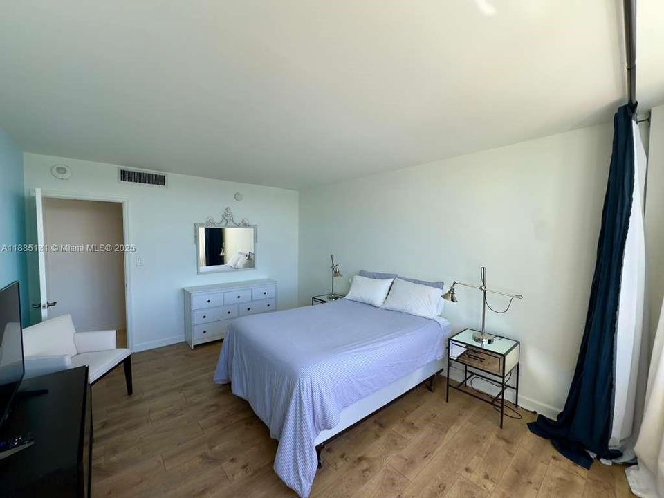 На продажу: $479,900 (1 спален, 1 ванн, 930 Квадратных фут)