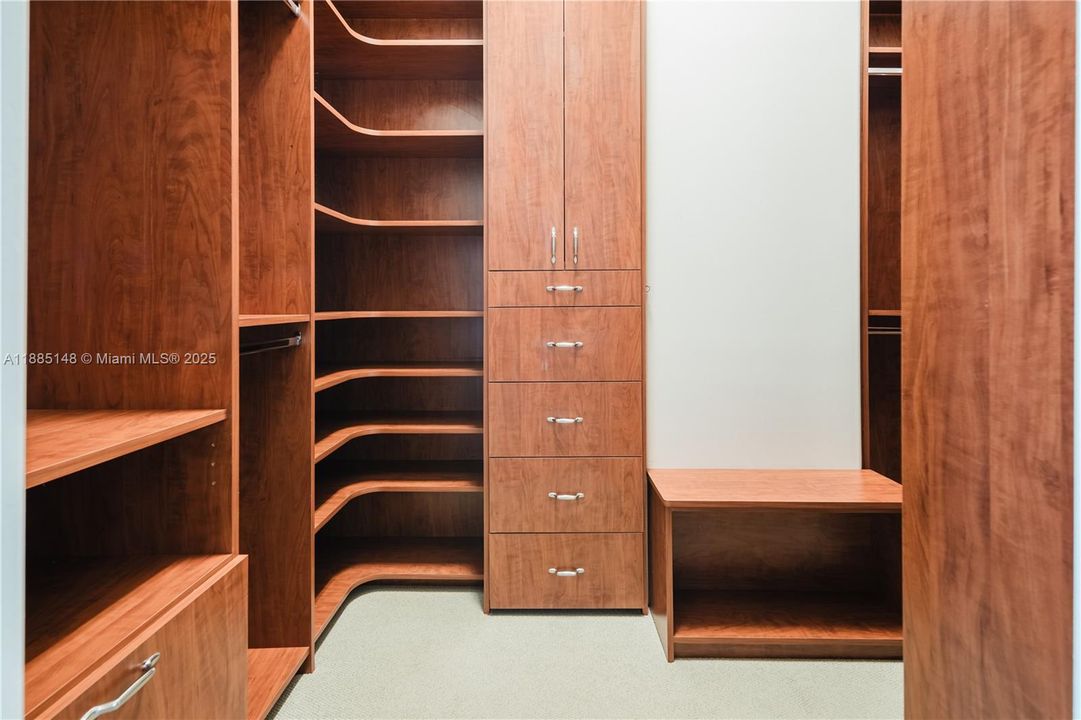 Recently Rented: $5,995 (4 beds, 3 baths, 3075 Square Feet)