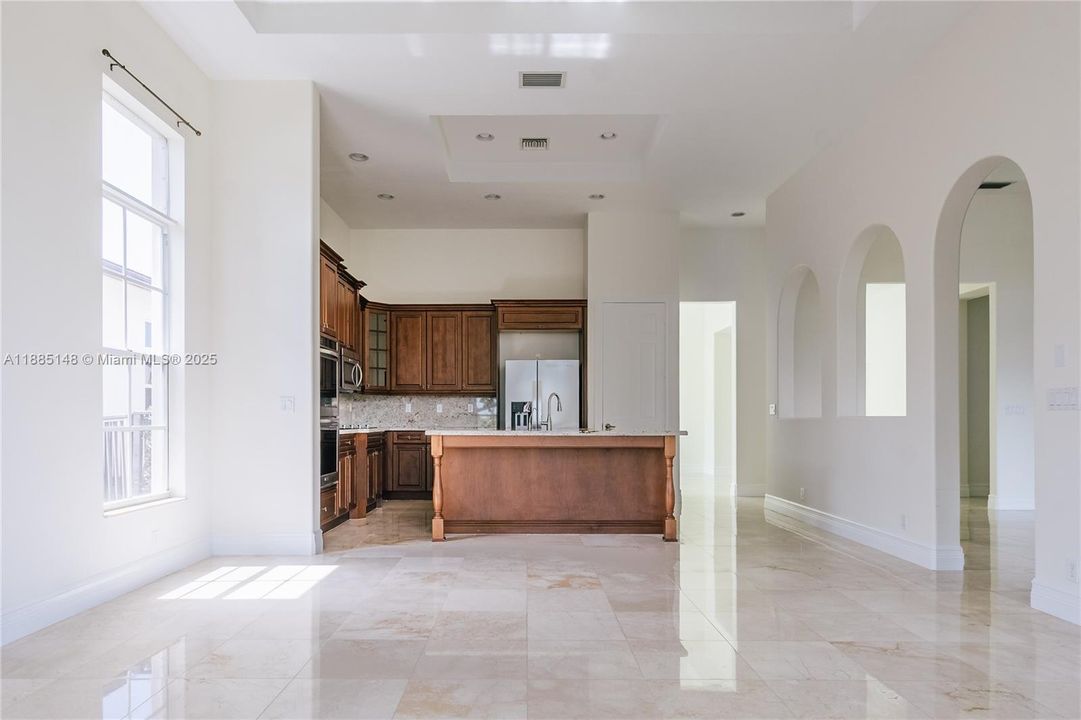 Recently Rented: $5,995 (4 beds, 3 baths, 3075 Square Feet)