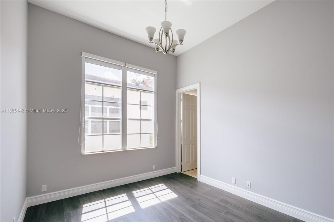 Recently Rented: $5,995 (4 beds, 3 baths, 3075 Square Feet)