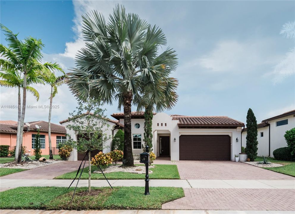 Recently Rented: $5,995 (4 beds, 3 baths, 3075 Square Feet)