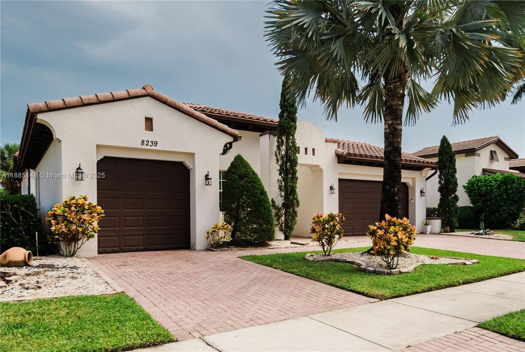 Recently Rented: $5,995 (4 beds, 3 baths, 3075 Square Feet)