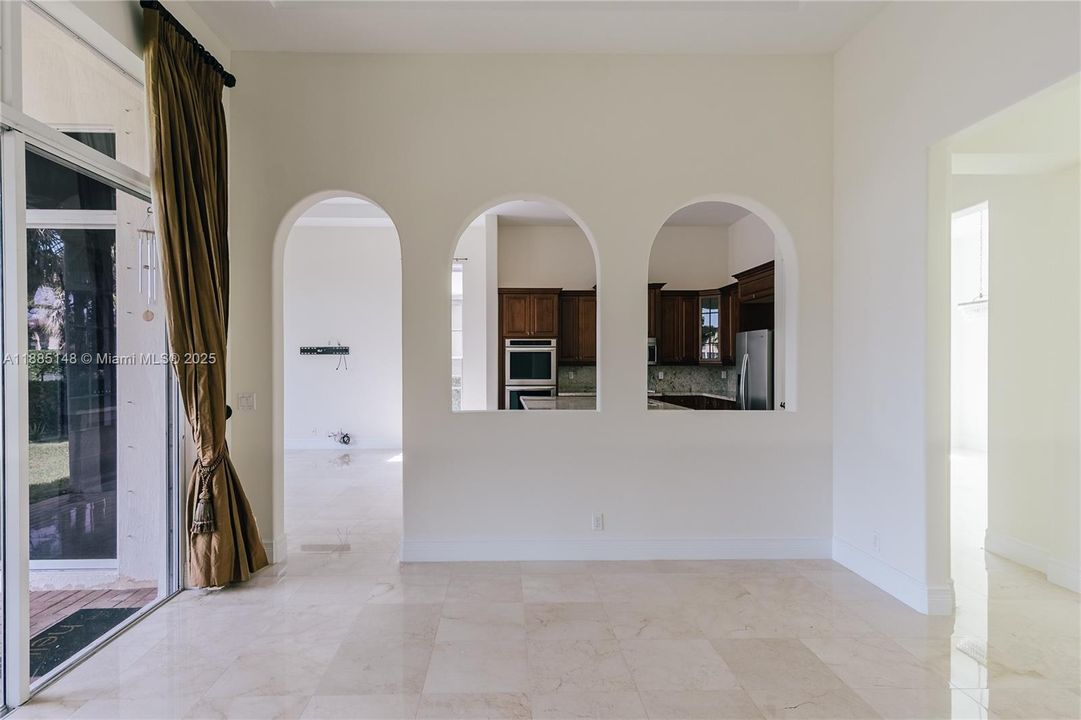 Recently Rented: $5,995 (4 beds, 3 baths, 3075 Square Feet)