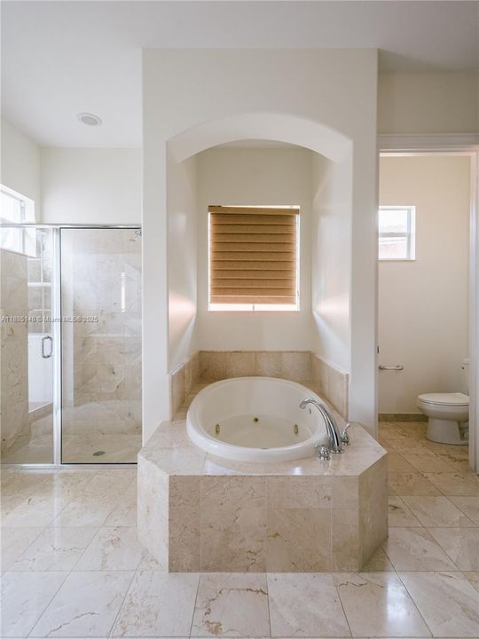 Recently Rented: $5,995 (4 beds, 3 baths, 3075 Square Feet)