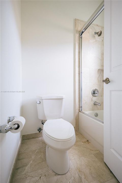 Recently Rented: $5,995 (4 beds, 3 baths, 3075 Square Feet)