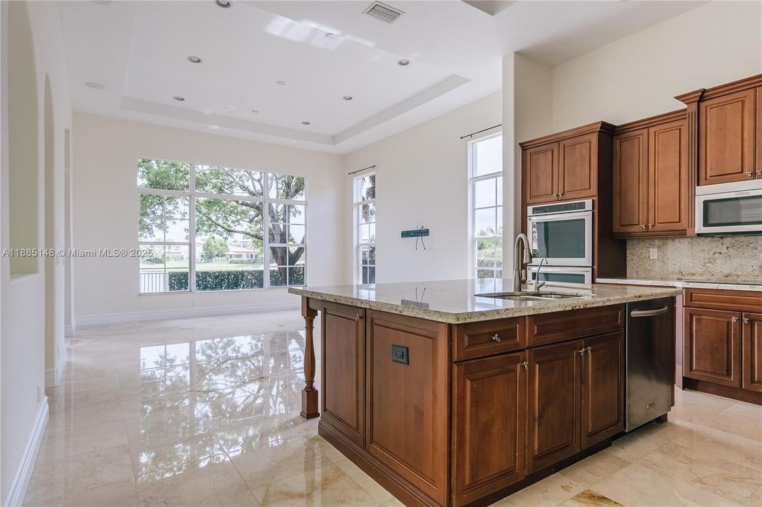 Recently Rented: $5,995 (4 beds, 3 baths, 3075 Square Feet)