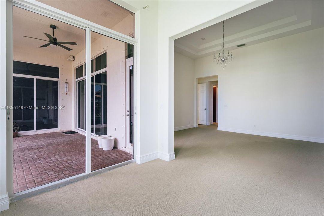 Recently Rented: $5,995 (4 beds, 3 baths, 3075 Square Feet)