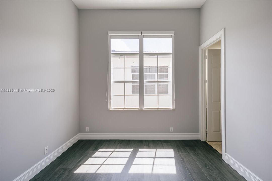 Recently Rented: $5,995 (4 beds, 3 baths, 3075 Square Feet)