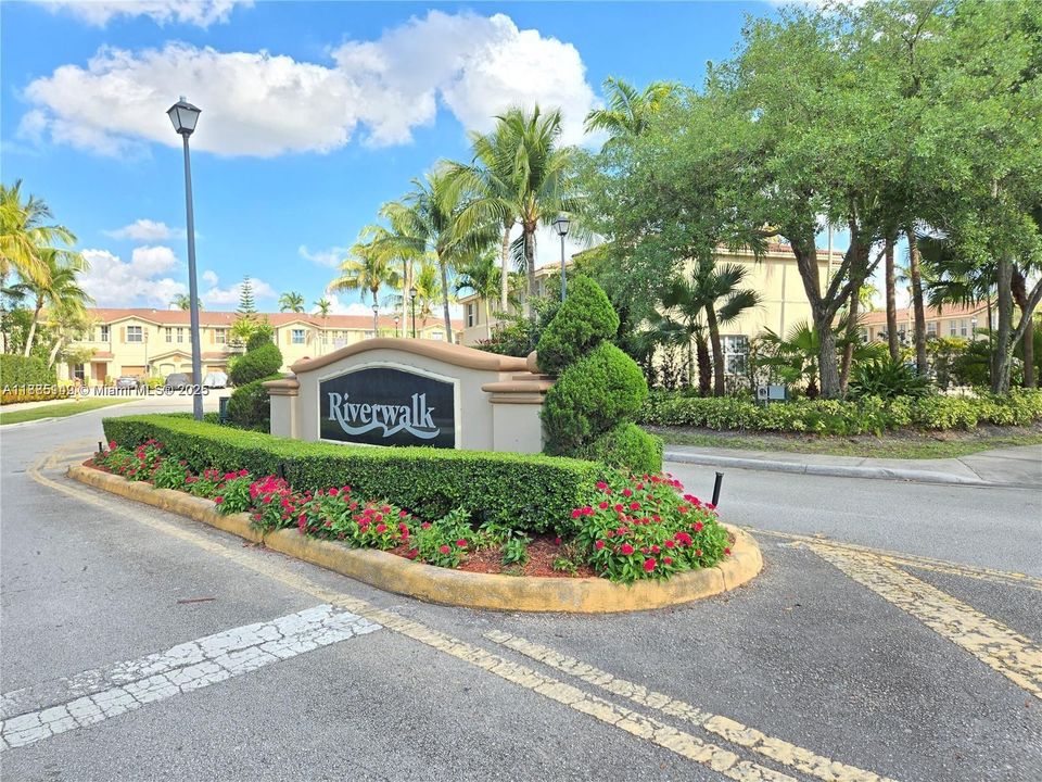 Recently Sold: $505,000 (3 beds, 2 baths, 1447 Square Feet)