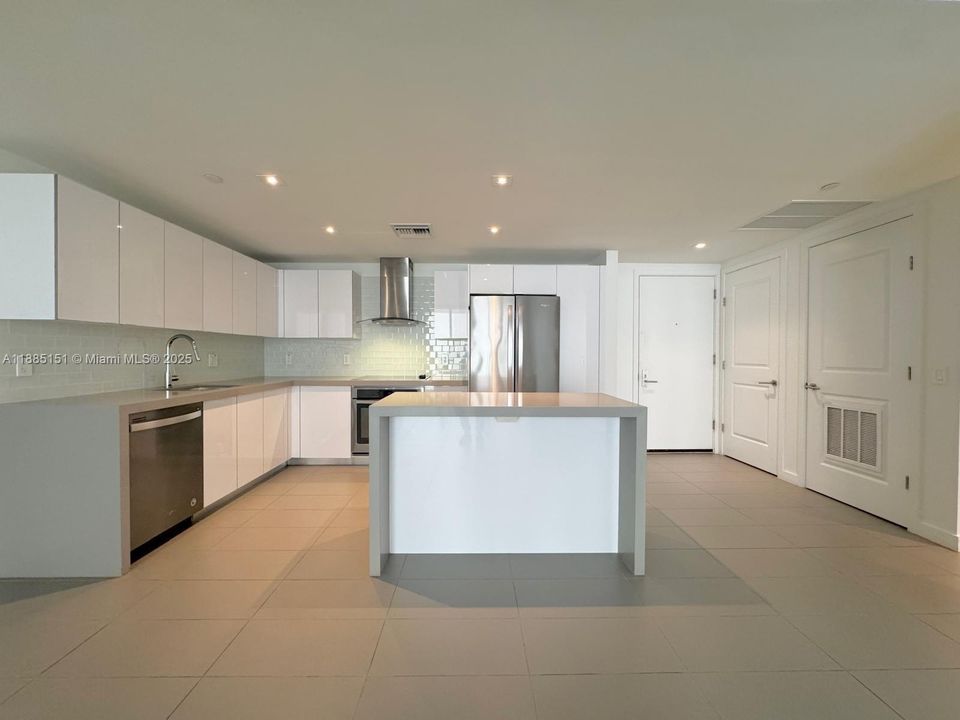 Недавно продано: $445,000 (1 спален, 1 ванн, 752 Квадратных фут)