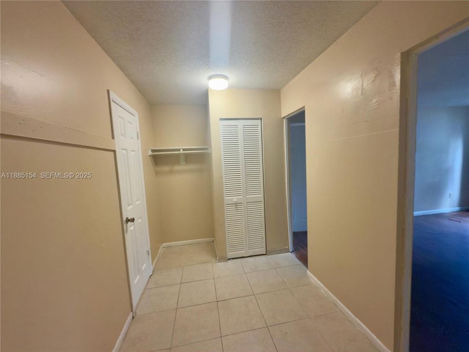 En Renta: $1,350 (1 camas, 1 baños, 735 Pies cuadrados)