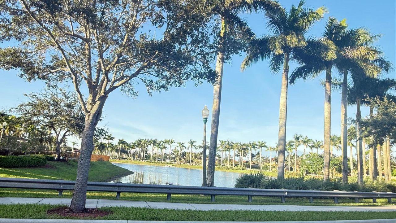 Recientemente alquilado: $3,150 (3 camas, 2 baños, 1704 Pies cuadrados)