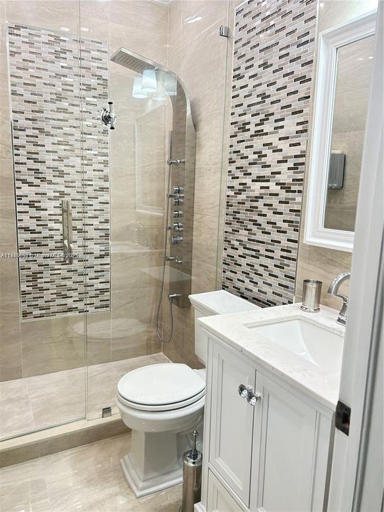 Recientemente alquilado: $3,150 (3 camas, 2 baños, 1704 Pies cuadrados)