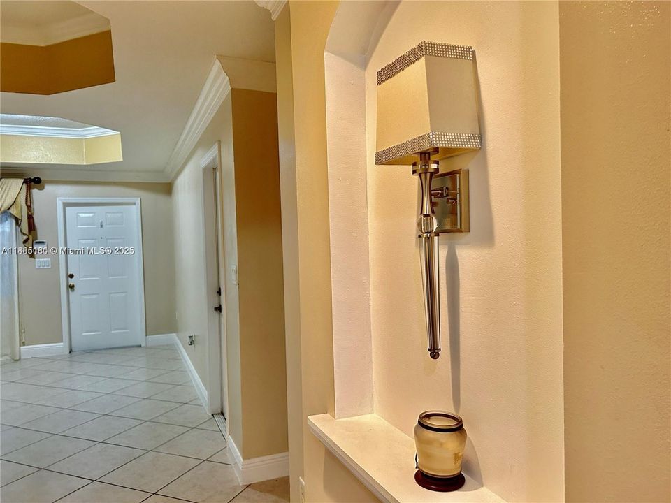 Recientemente alquilado: $3,150 (3 camas, 2 baños, 1704 Pies cuadrados)