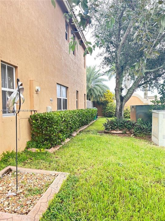 Recientemente alquilado: $3,150 (3 camas, 2 baños, 1704 Pies cuadrados)