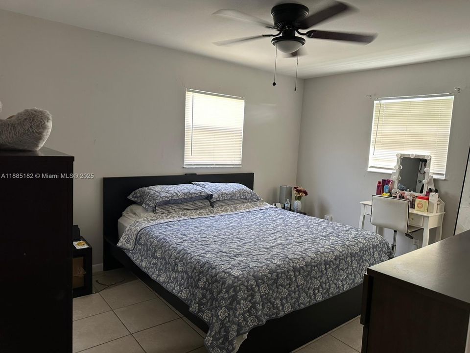 En Venta: $279,000 (2 camas, 2 baños, 1022 Pies cuadrados)