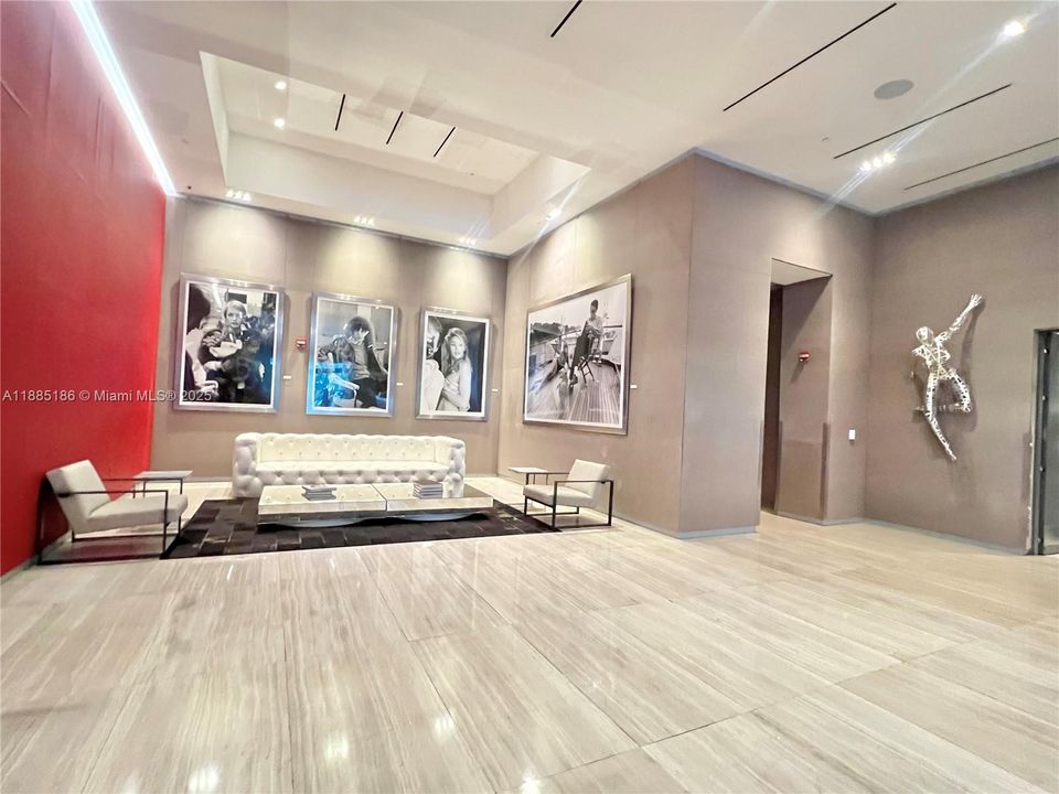 待售: $629,000 (1 贝兹, 1 浴室, 906 平方英尺)