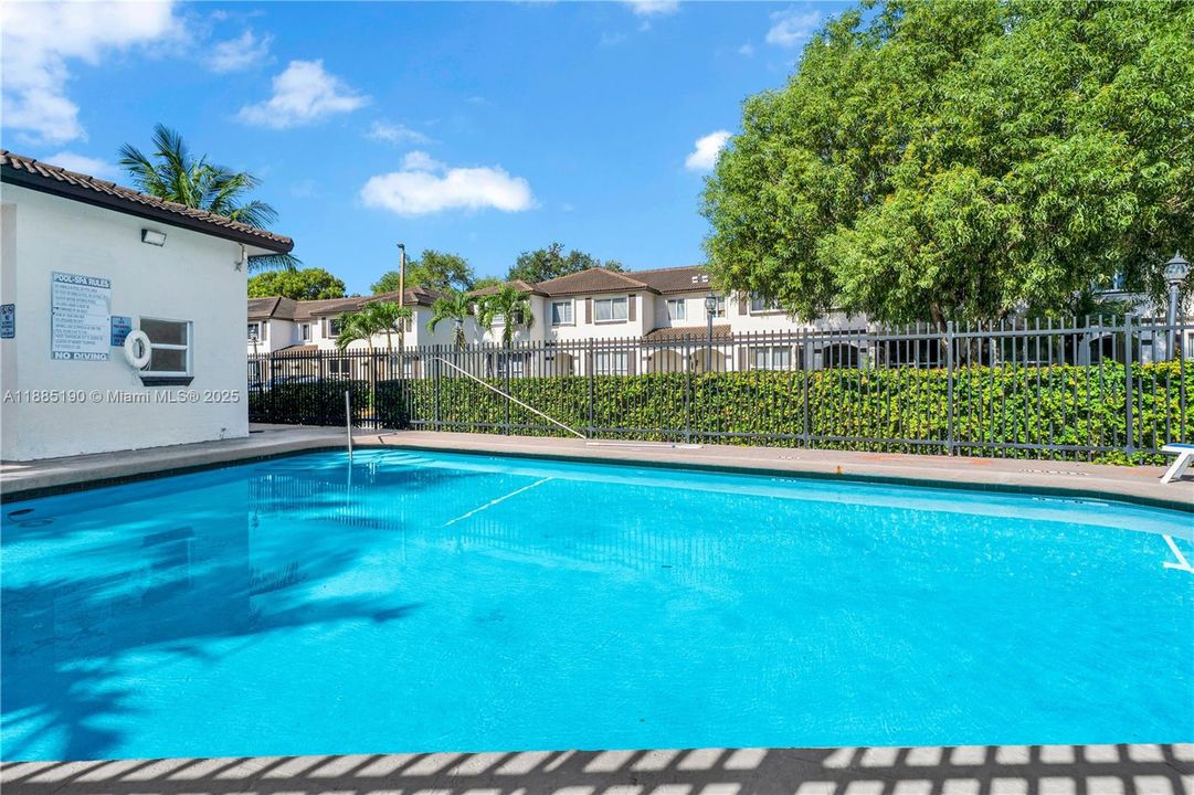 Vendido Recientemente: $440,000 (3 camas, 2 baños, 1320 Pies cuadrados)