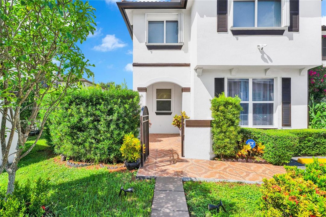 Vendido Recientemente: $440,000 (3 camas, 2 baños, 1320 Pies cuadrados)