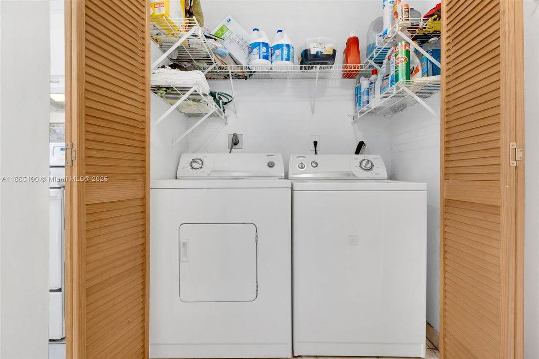 Vendido Recientemente: $440,000 (3 camas, 2 baños, 1320 Pies cuadrados)