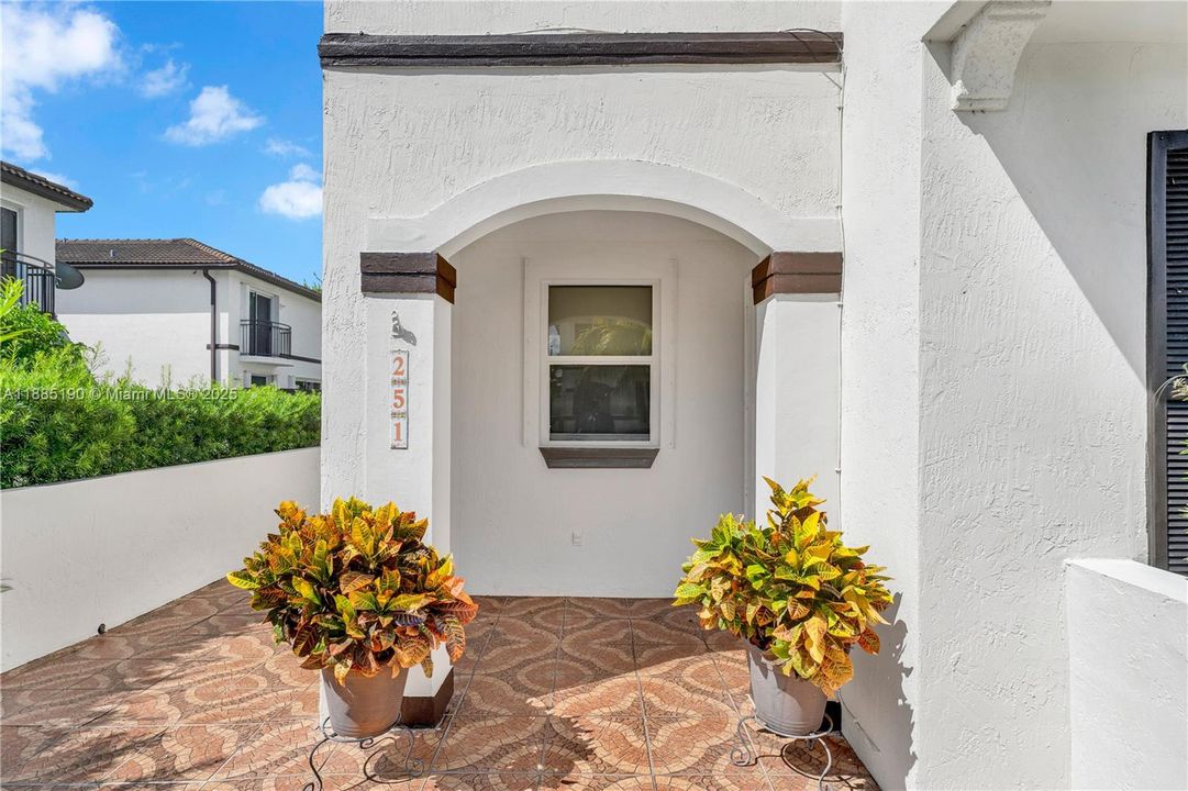 Vendido Recientemente: $440,000 (3 camas, 2 baños, 1320 Pies cuadrados)