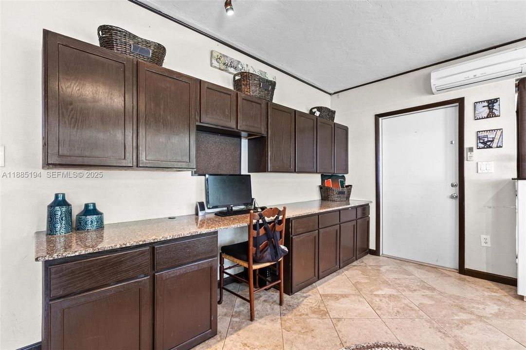 For Sale: $629,999 (4 beds, 2 baths, 1922 Square Feet)