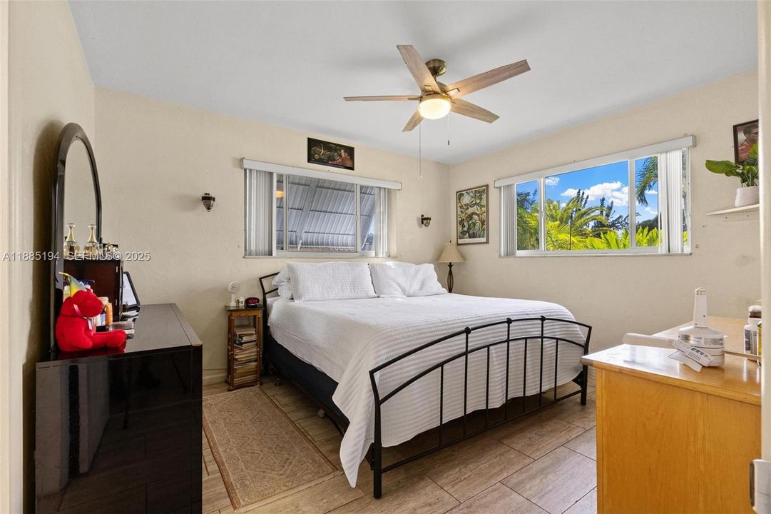 For Sale: $629,999 (4 beds, 2 baths, 1922 Square Feet)