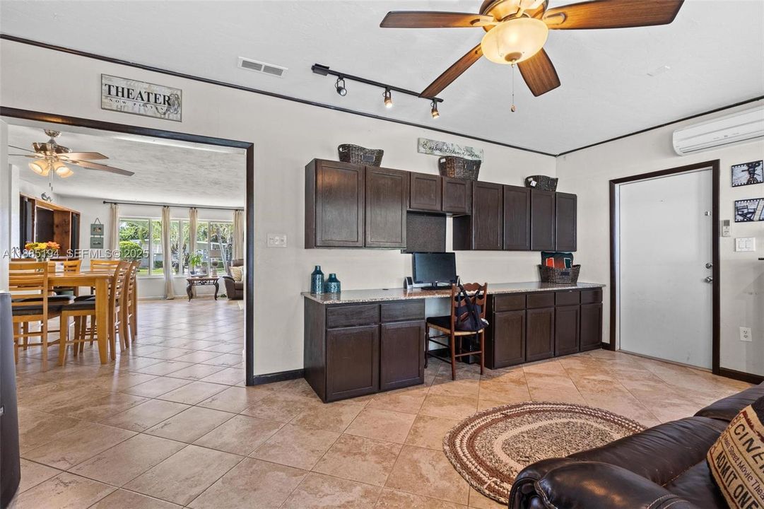 For Sale: $629,999 (4 beds, 2 baths, 1922 Square Feet)