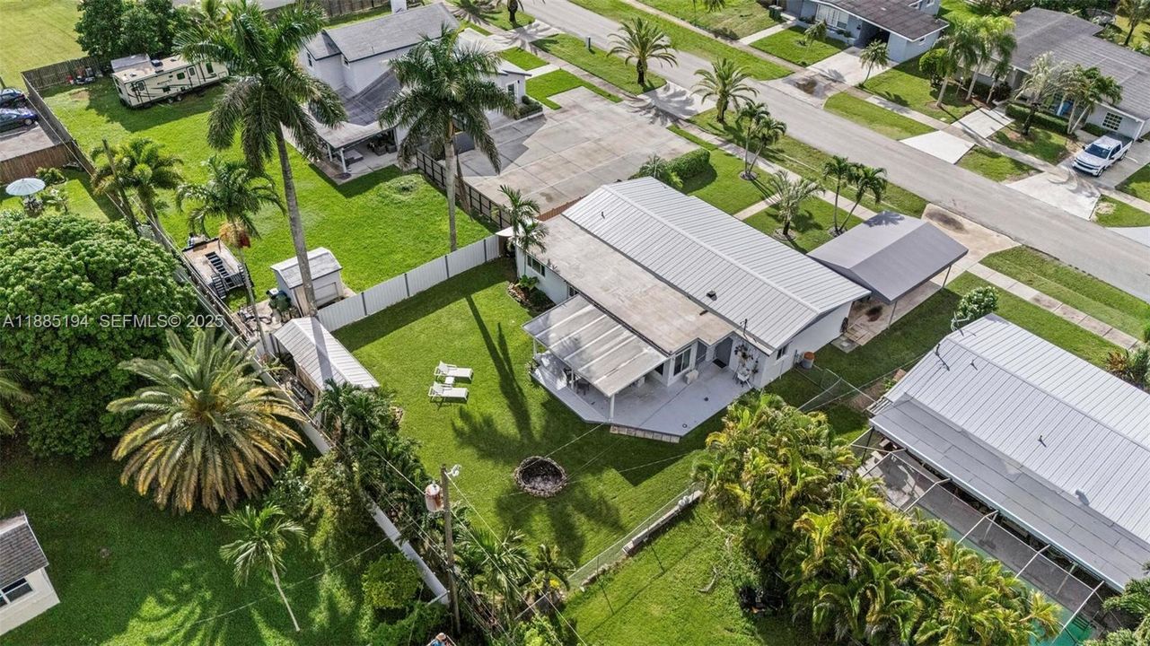 For Sale: $629,999 (4 beds, 2 baths, 1922 Square Feet)